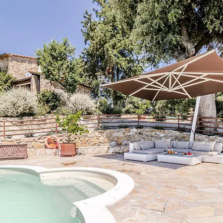Chateau La Siroque Villa